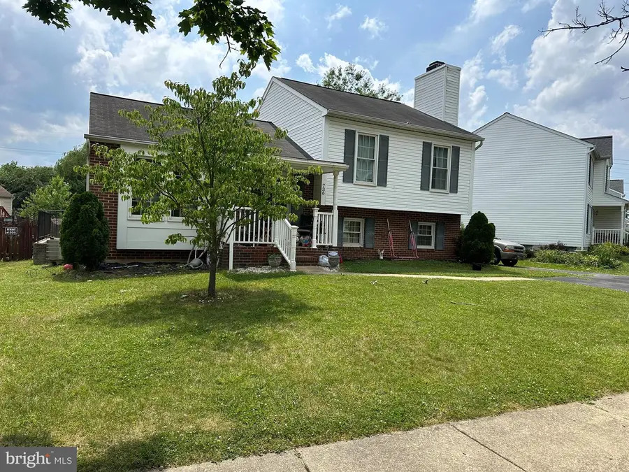 736 Sunnyfield Ln, Baltimore, MD 21225 - #2