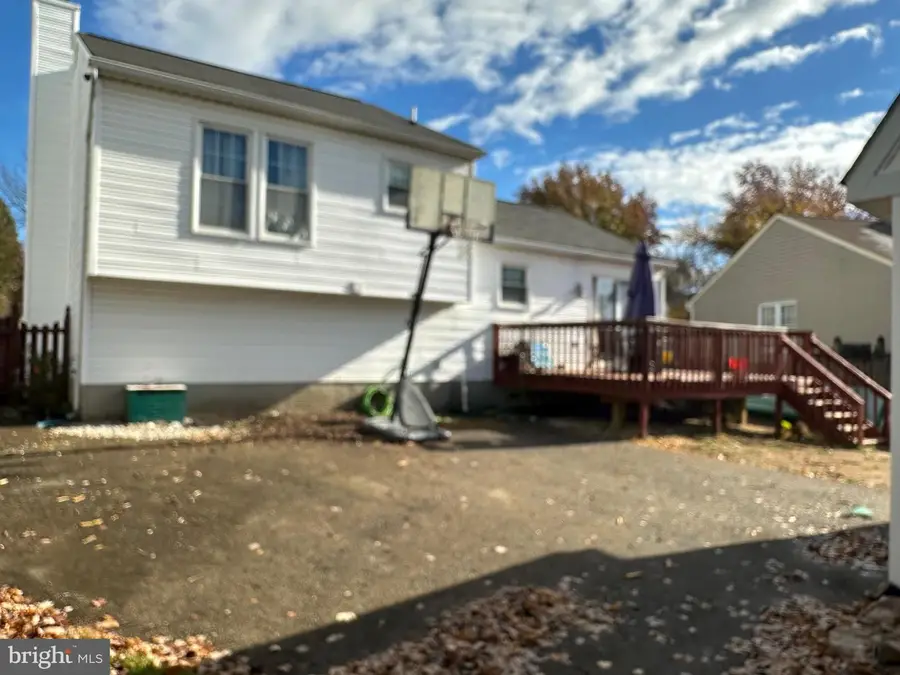 736 Sunnyfield Ln, Baltimore, MD 21225 - #3