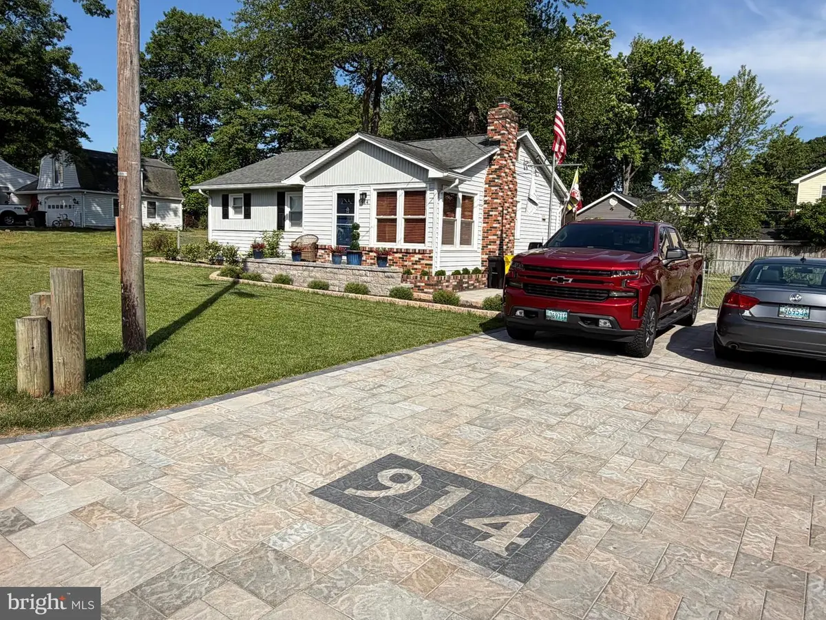 914 Holly Ave, Edgewater, MD 21037 - #1