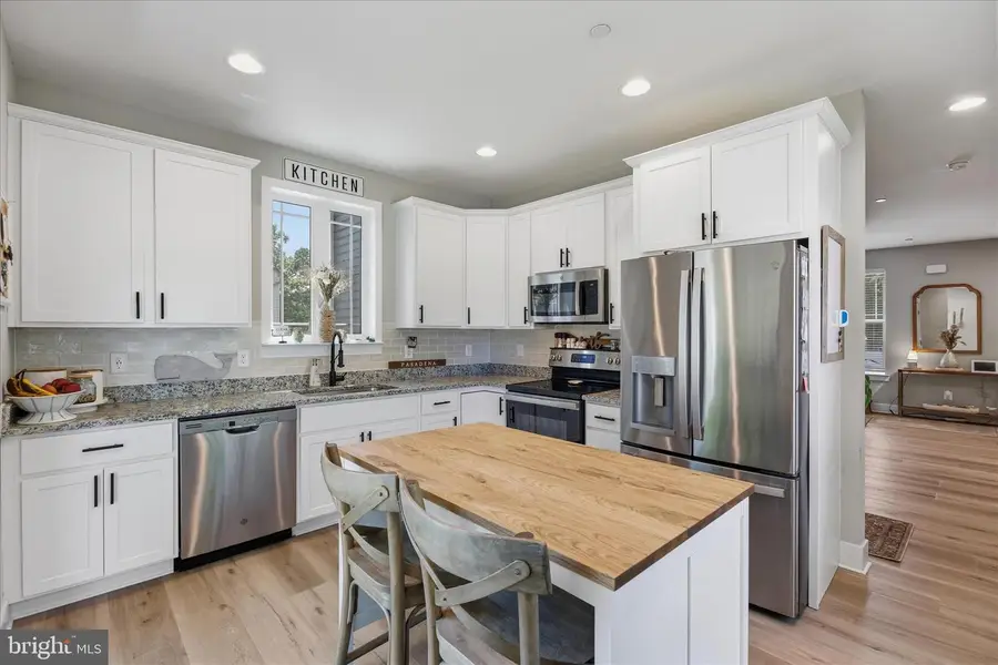 209 Pennsylvania Ave, Pasadena, MD 21122 - #2