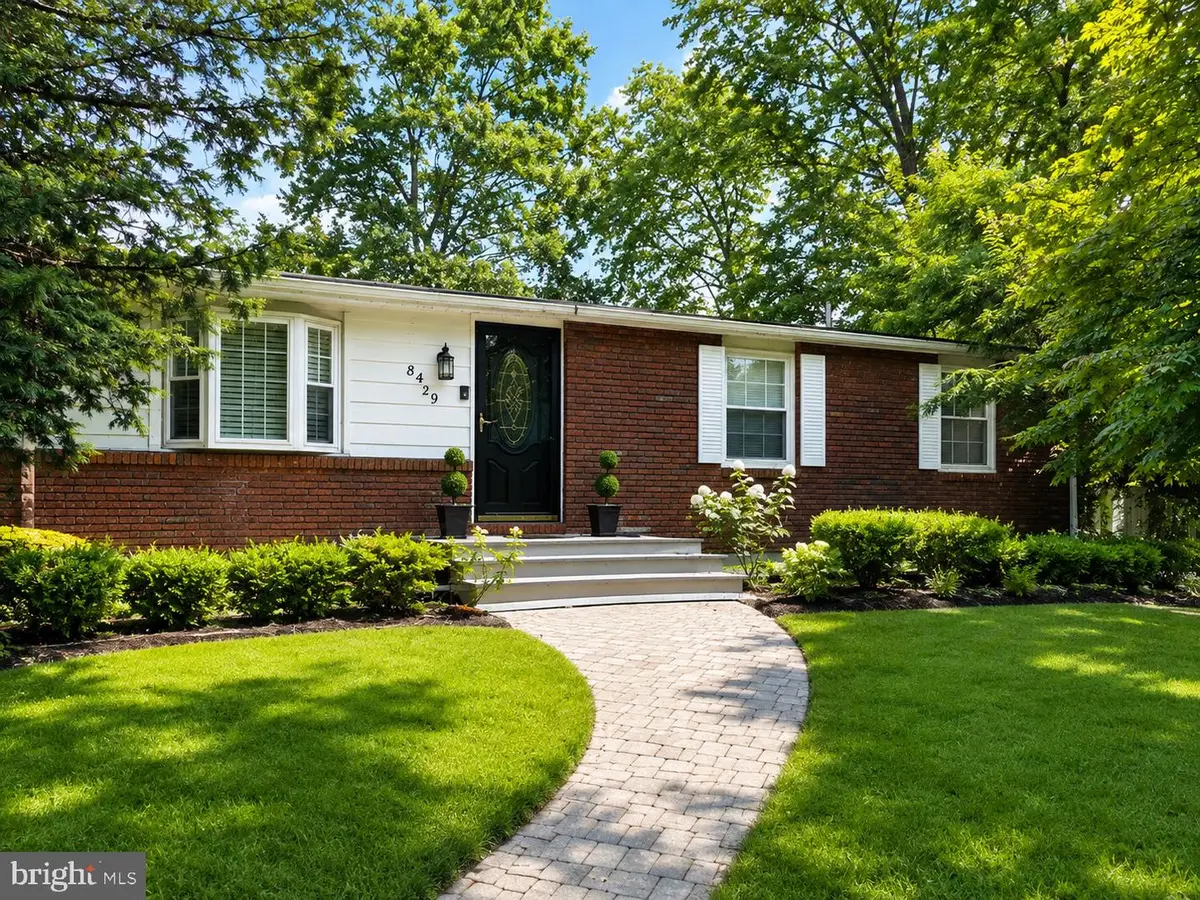 8429 Lockwood Rd, Pasadena, MD 21122 - #1