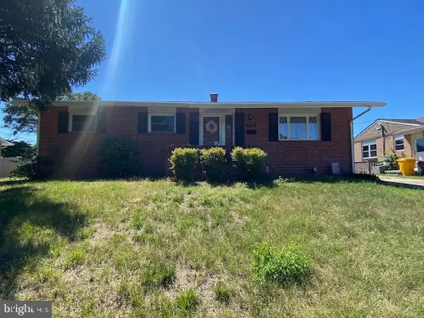 8252 Camion Rd, PASADENA, MD 21122