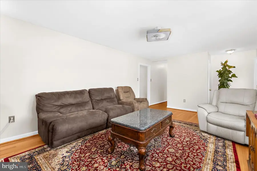 949 Oakdale Cir, Millersville, MD 21108 - #3