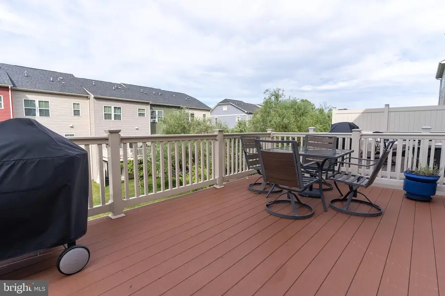636 Foxwood Dr, Glen Burnie, MD 21060 - #2