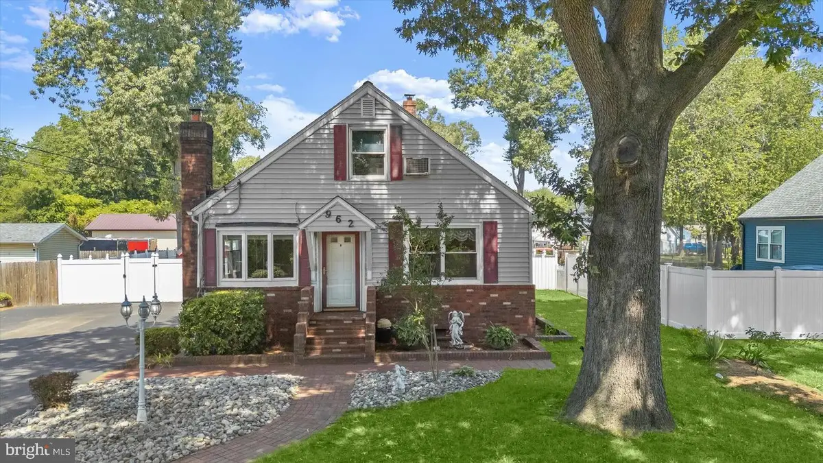 962 Point Pleasant Rd, Glen Burnie, MD 21060 - #1