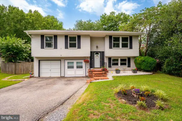 1710 Fallsway Dr, CROFTON, MD 21114