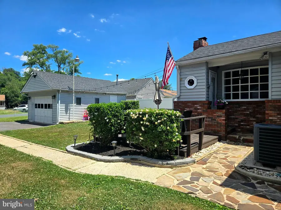 102 Sycamore Rd, Baltimore, MD 21226 - #3