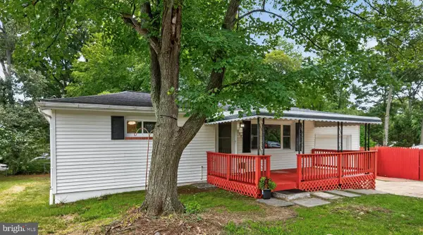 251 9th St, PASADENA, MD 21122