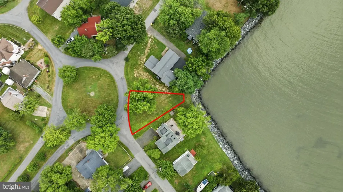 5209 Al Jones Dr, Shady Side, MD 20764 - #1