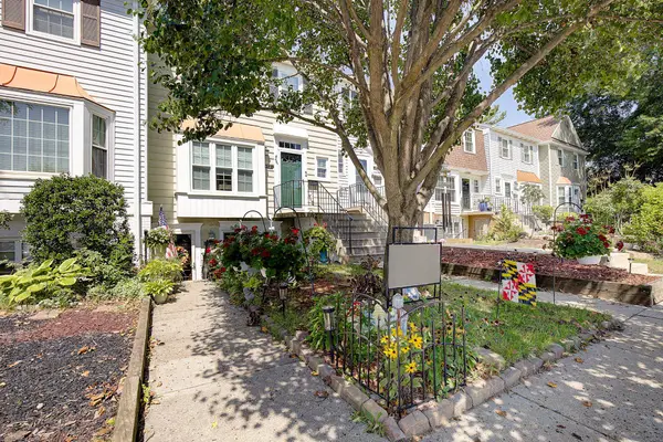 1416 Harwick Ct #80yf, CROFTON, MD 21114