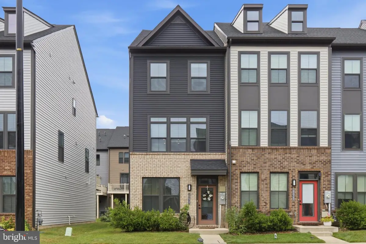 653 Lakemont Dr, Glen Burnie, MD 21060 - #1