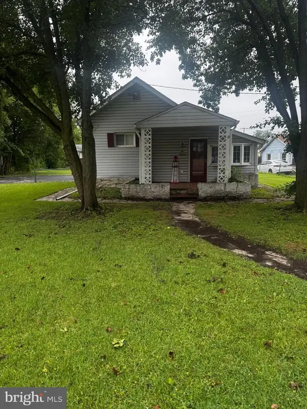 516 Oakwood Rd, GLEN BURNIE, MD 21061