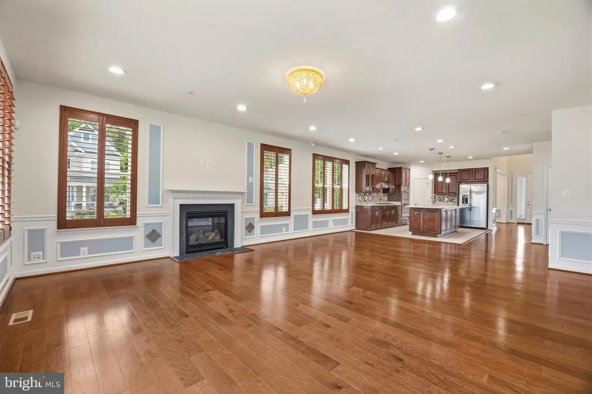 7976 Meridian Dr, Pasadena, MD 21122 - #1
