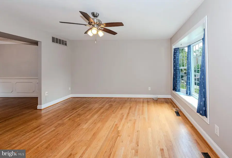 262 Michele Cir, Millersville, MD 21108 - #3