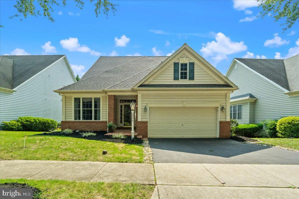 6806 Crofton Colony Ct, Crofton, MD 21114 - #1