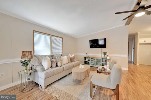 172 B Sonnys Ct, LOTHIAN, MD 20711