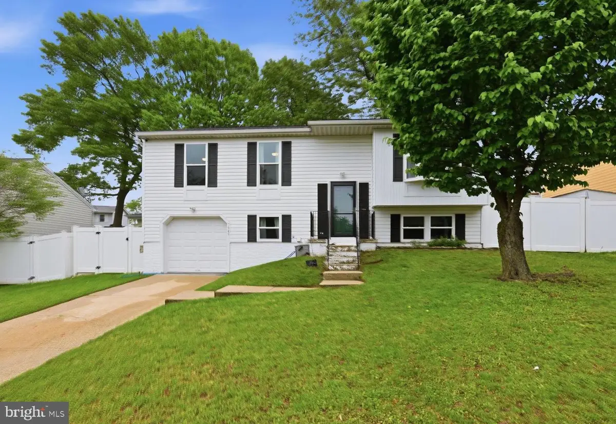 7949 Innkeeper Dr, Severn, MD 21144 - #1