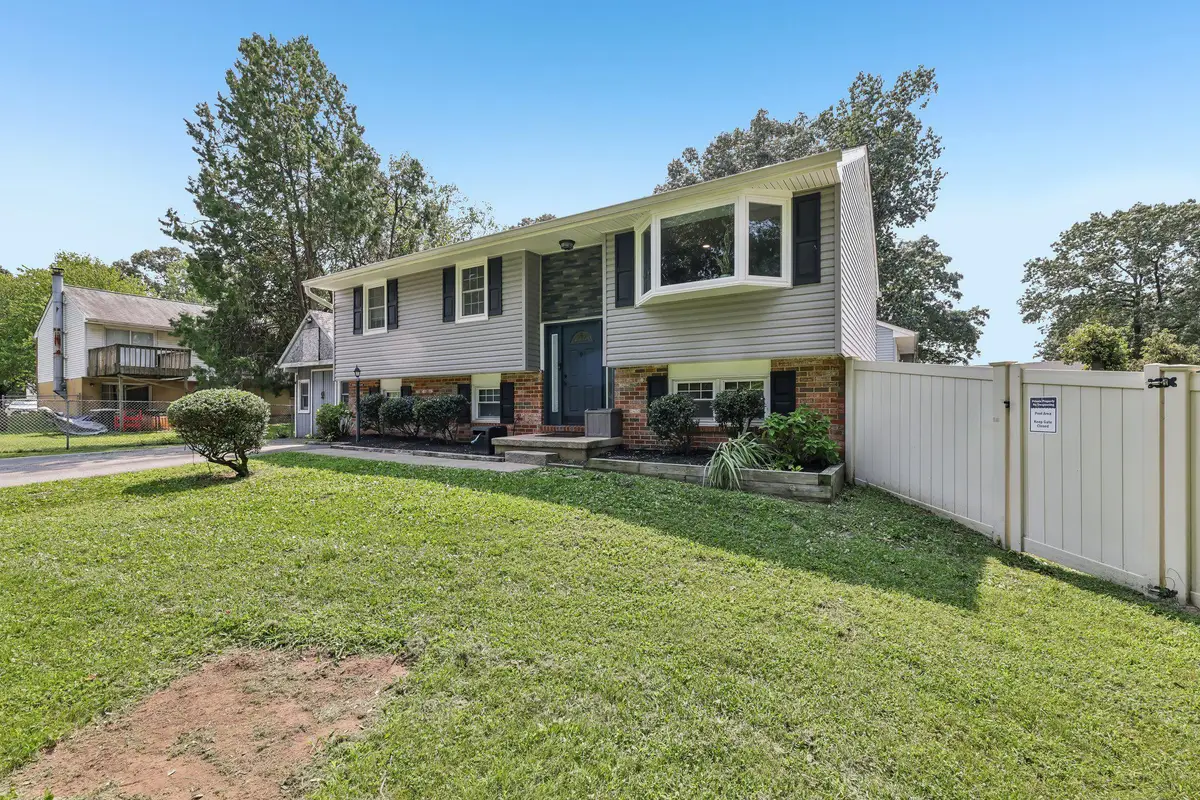 7501 Jacqwill Rd, Glen Burnie, MD 21061 - #1