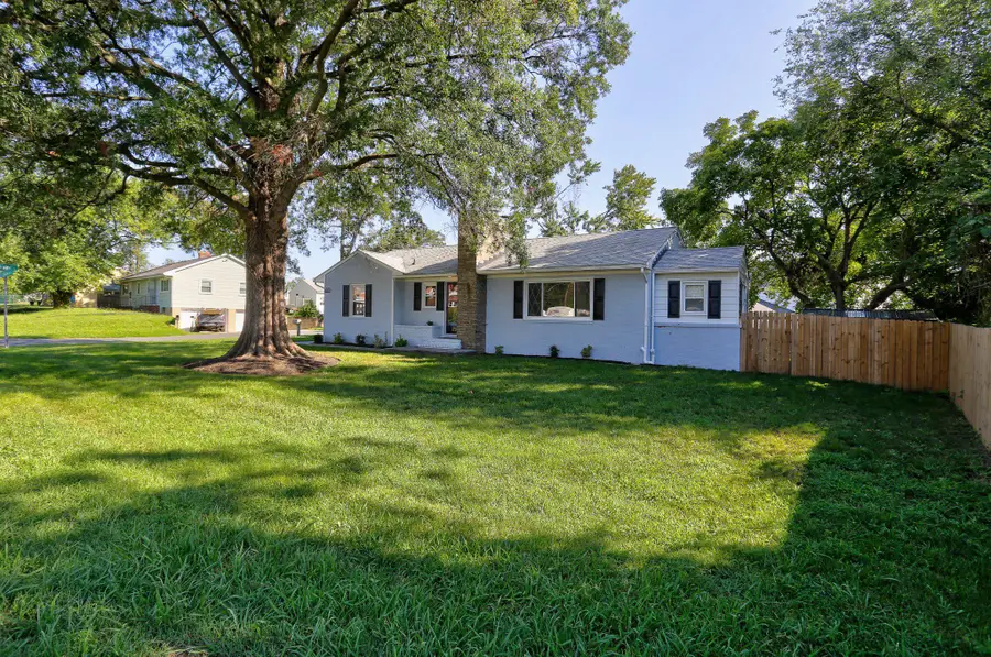 8231 Fort Smallwood Rd, Baltimore, MD 21226 - #2