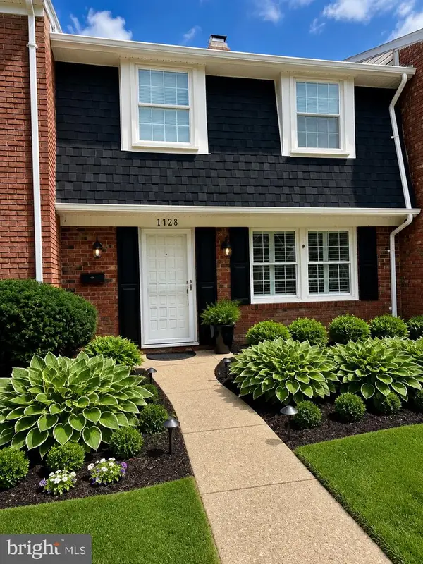 1728 Whitfield Ct, CROFTON, MD 21114