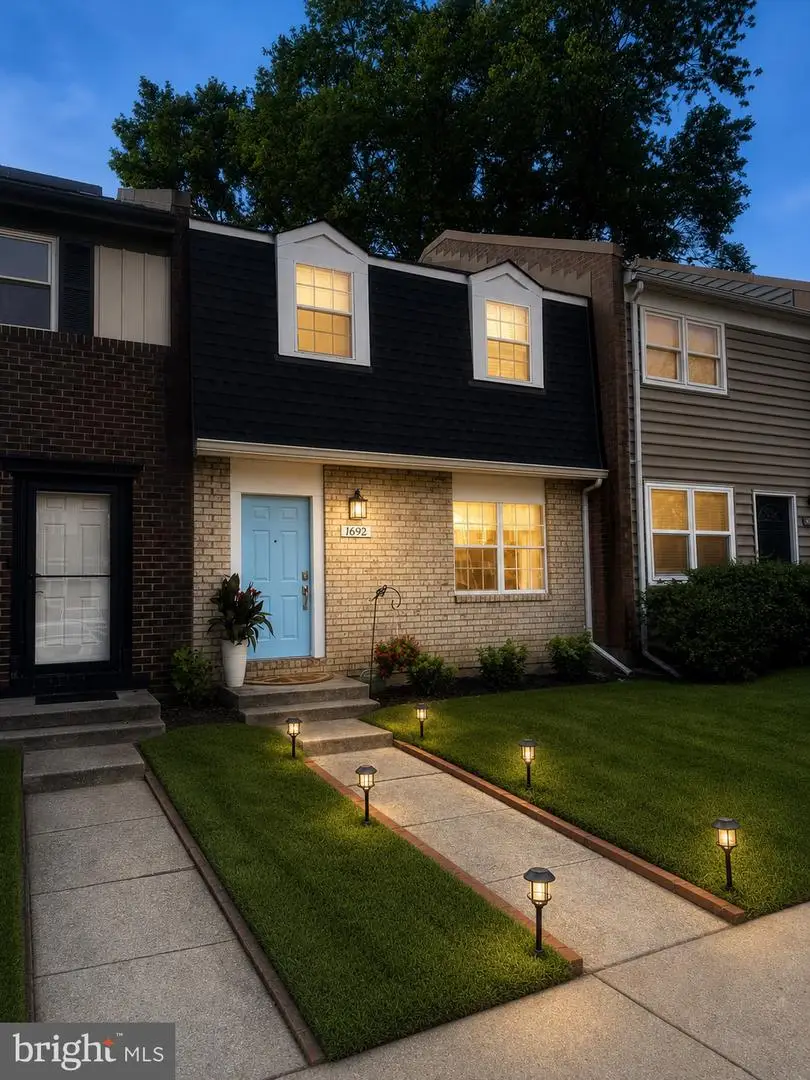 1692 Yorktown Ct, Crofton, MD 21114 - #1