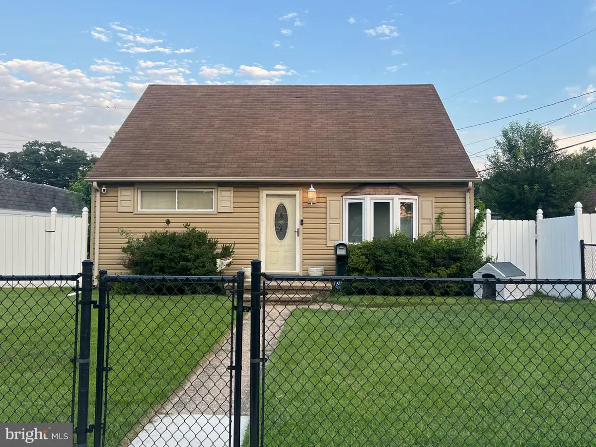 108 Martha Rd, Glen Burnie, MD 21060 - #1