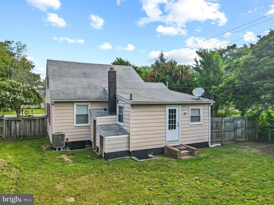 301 Lakeview Ave, Edgewater, MD 21037 - #2