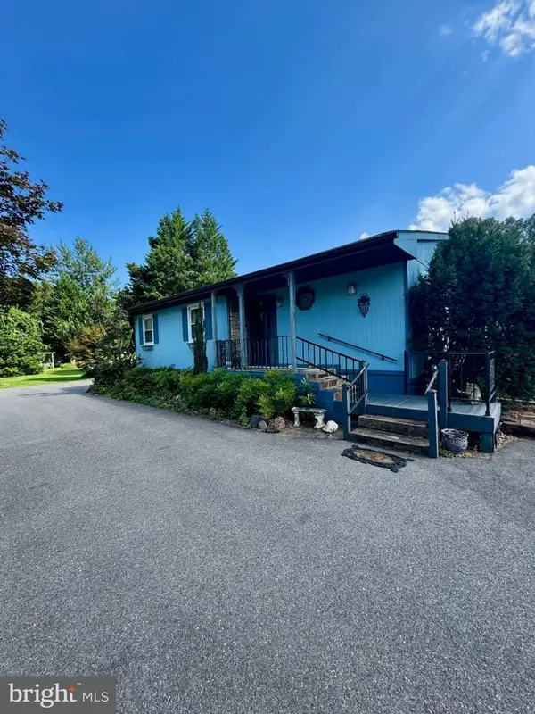 221 Oak Dr, PASADENA, MD 21122