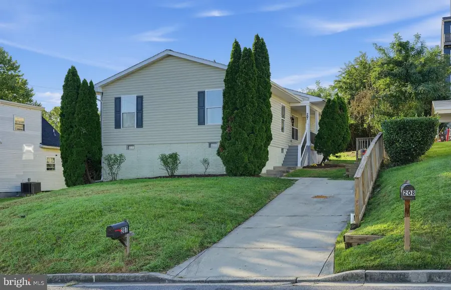 207 Elizabeth Ave, Baltimore, MD 21225 - #2