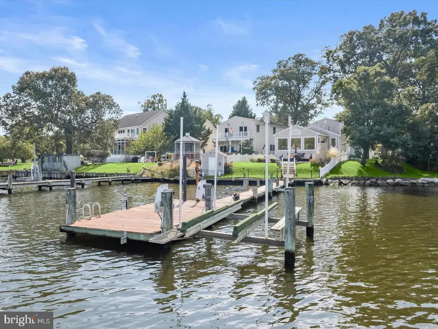 8138 Forest Glen Dr, Pasadena, MD 21122 - #2