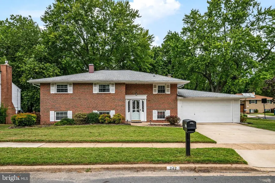 242 Cross Creek Dr, Glen Burnie, MD 21061 - #2