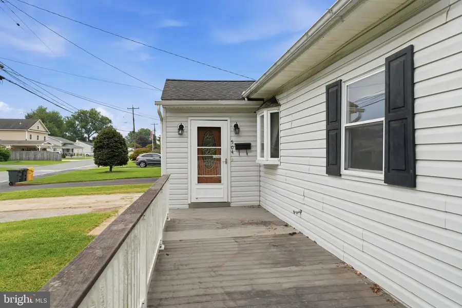 504 Bruce Ave, Odenton, MD 21113 - #2