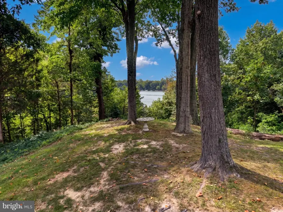 101 Park Ave, Edgewater, MD 21037 - #2