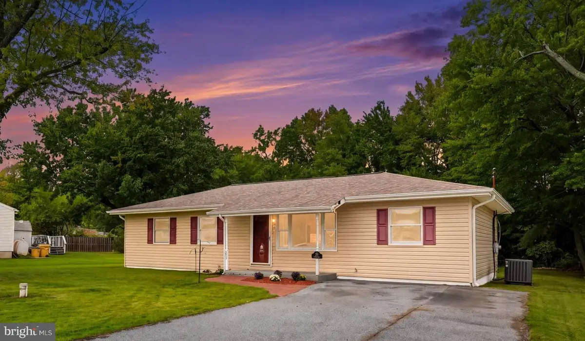 201 Cedar Ln, Edgewater, MD 21037 - #1