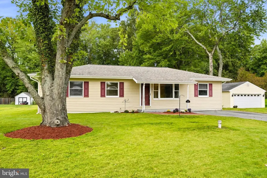 201 Cedar Ln, Edgewater, MD 21037 - #2