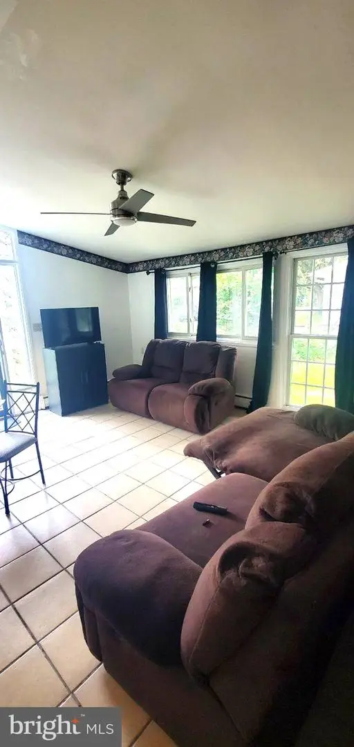 237 Saint James Dr, Glen Burnie, MD 21061 - #2