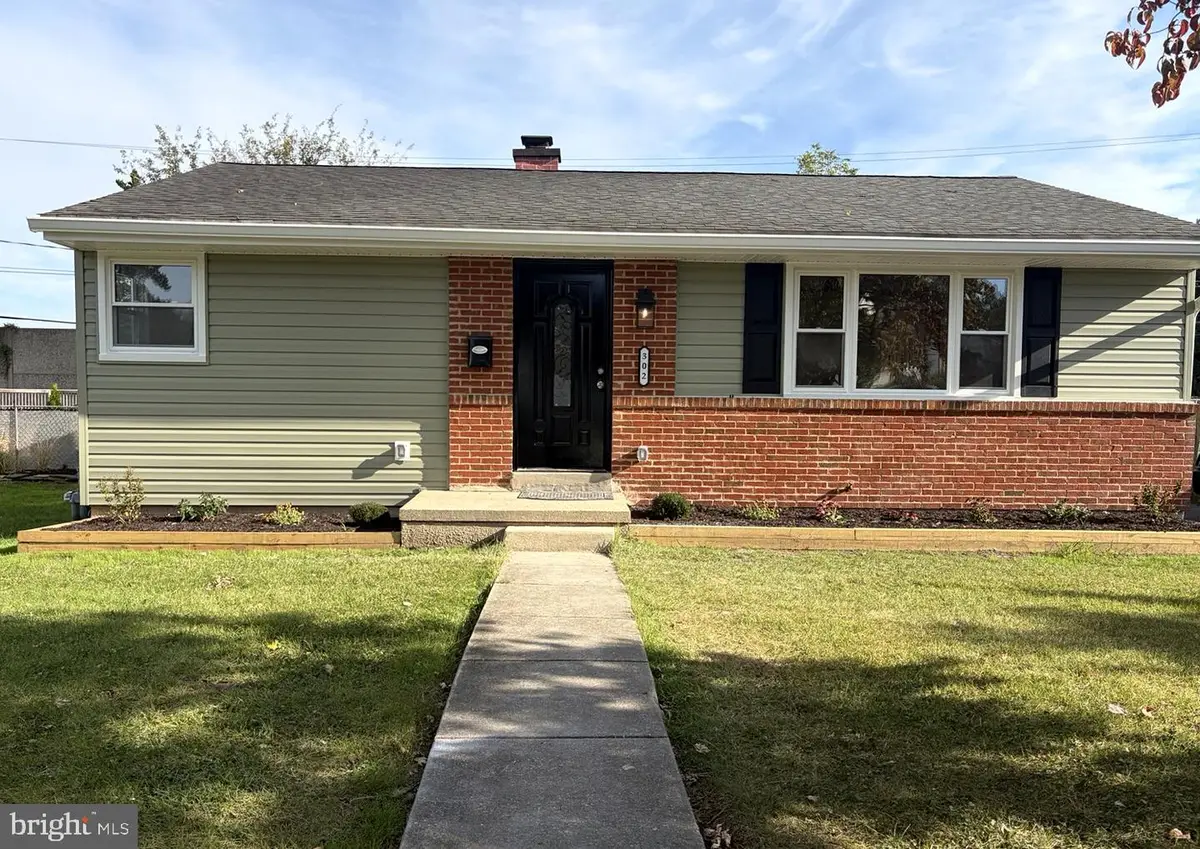 302 Cheddington Rd, Linthicum Heights, MD 21090 - #1