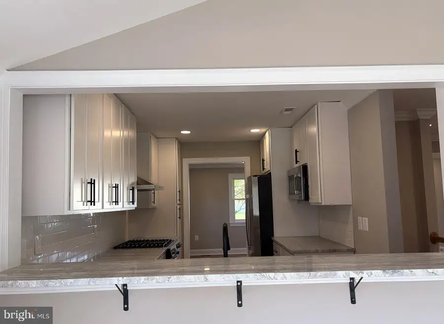 302 Cheddington Rd, Linthicum Heights, MD 21090 - #2