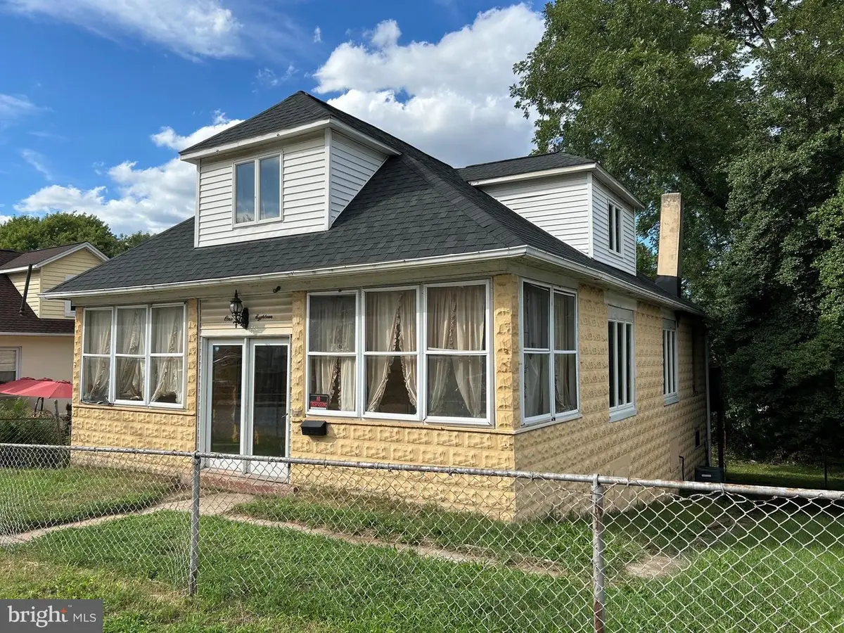 118 W Edgevale Rd, Brooklyn Park, MD 21225 - #1
