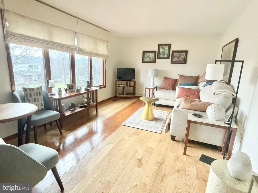 511 Grandview Dr, Frostburg, MD 21532 - Image #2