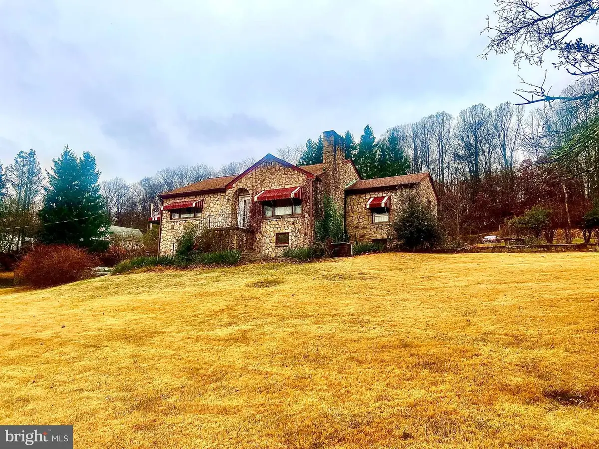 12507 Lisa Dr Ne, Cumberland, MD 21502 - Image #1