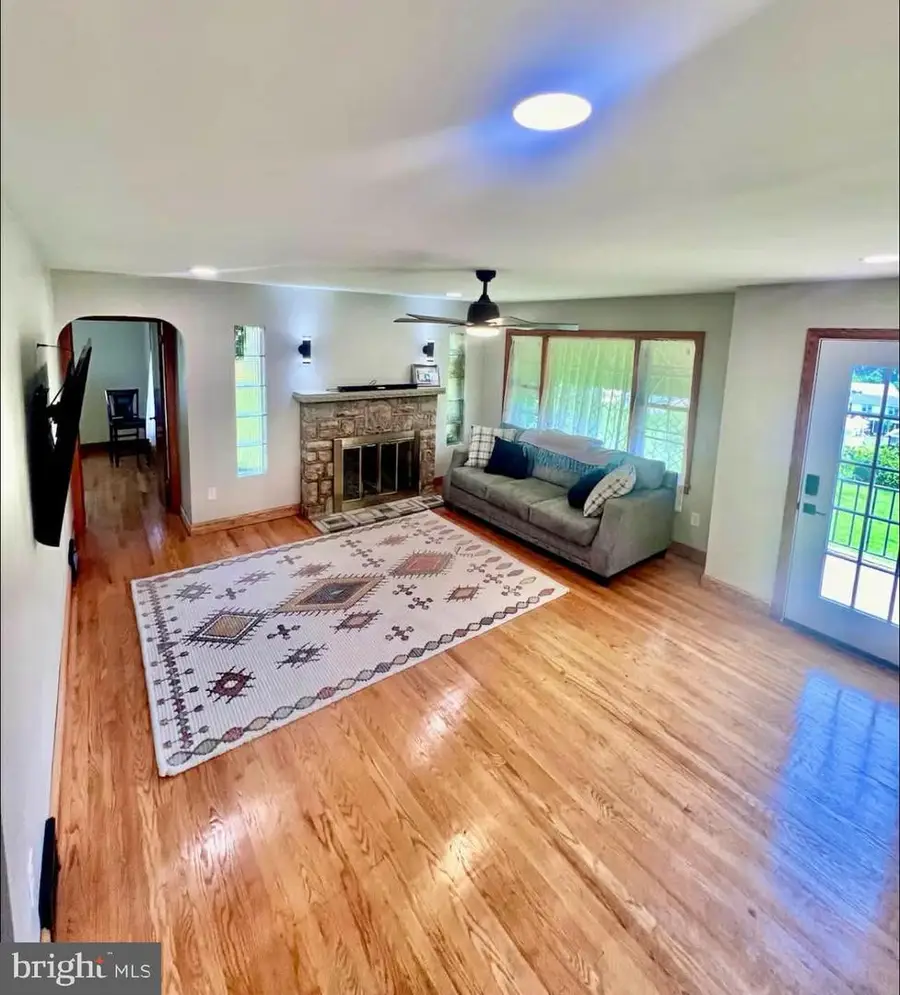 12507 Lisa Dr Ne, Cumberland, MD 21502 - Image #3