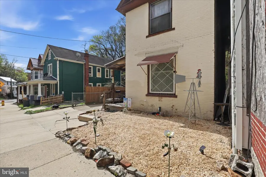 402 Goethe St, Cumberland, MD 21502 - #2