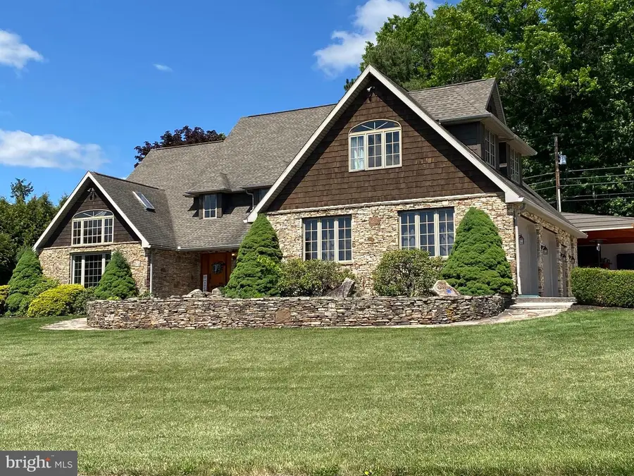 206 Pinecrest Dr, Frostburg, MD 21532 - #2