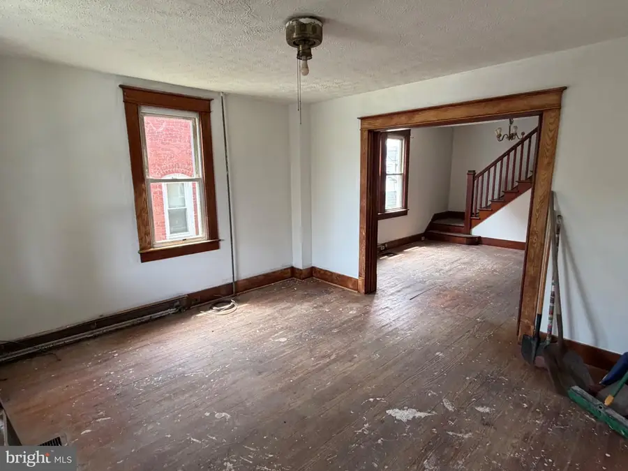 211 Pennsylvania Ave, Cumberland, MD 21502 - #3