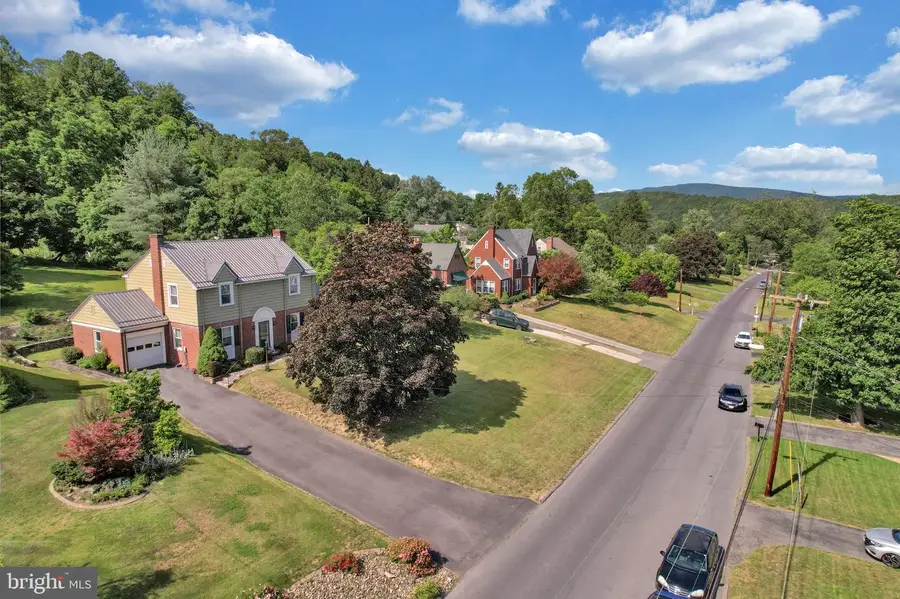 1816 Bedford St, Cumberland, MD 21502 - #2