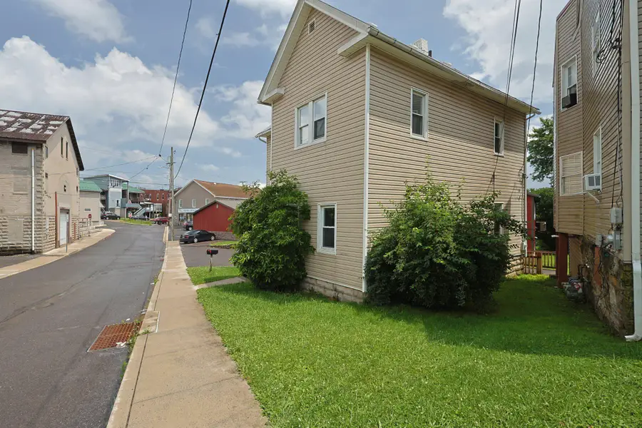 34 Maple St, Frostburg, MD 21532 - #3