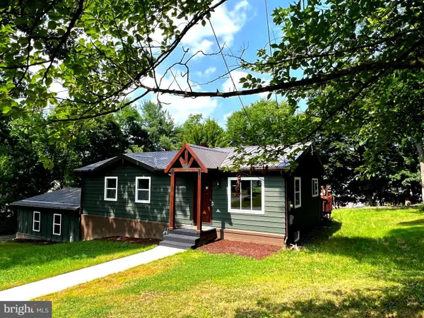 18 Park Ave, LAVALE, MD 21502