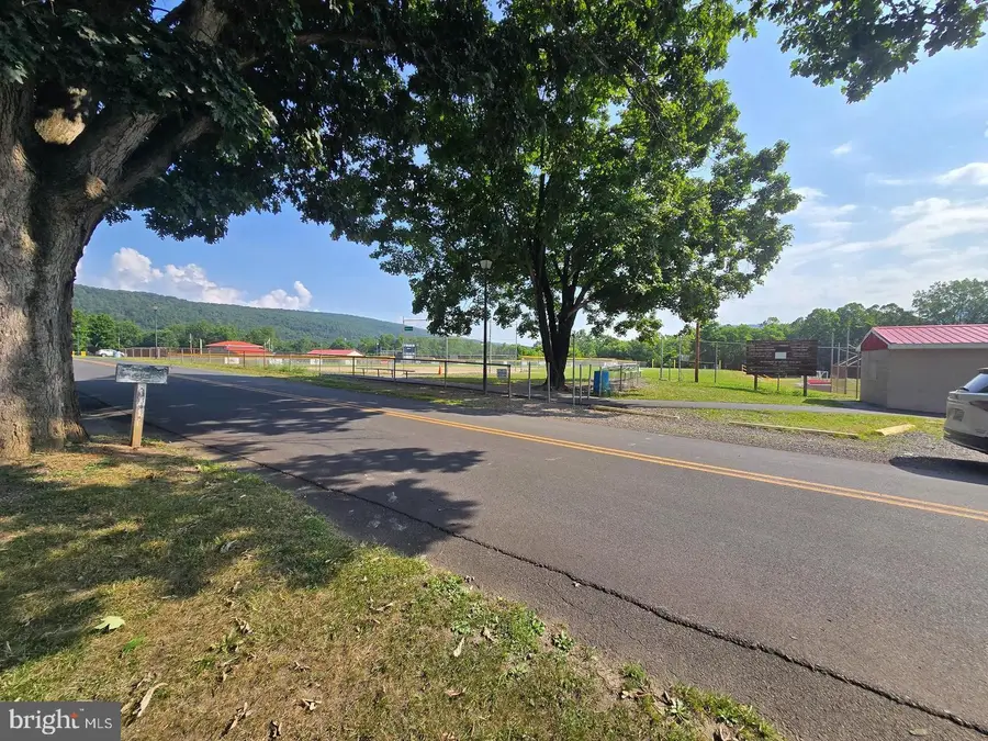 12706 Darrows Ave, Cresaptown, MD 21502 - #2