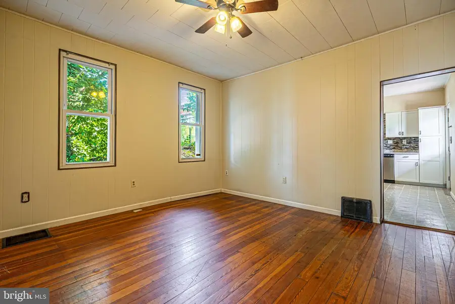 429 Columbia St, Cumberland, MD 21502 - #3